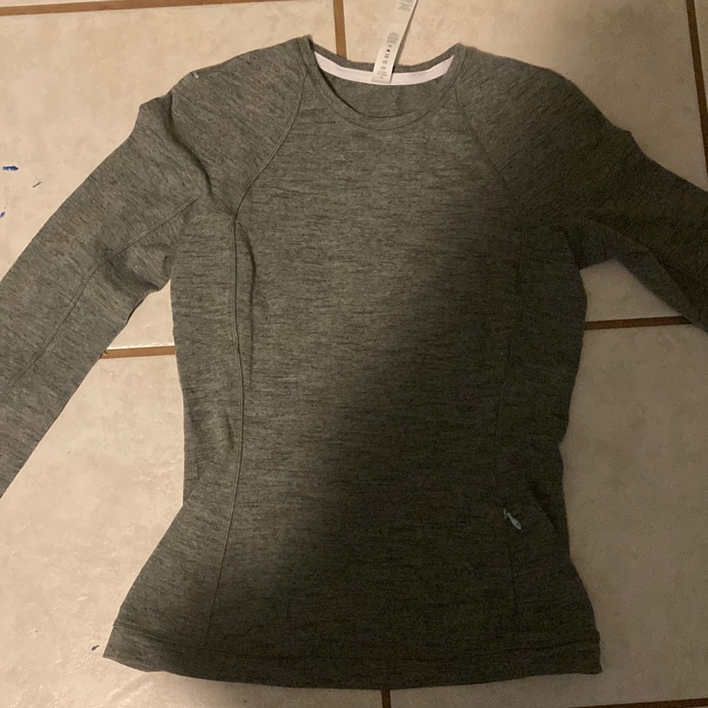 Lululemon jacket/shirt never been worn perfect condition